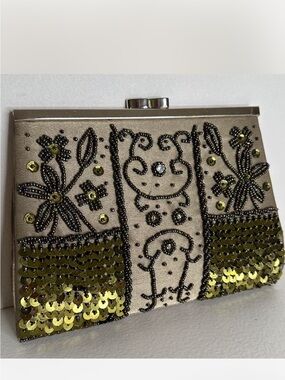 Embellished Beaded Sequined Evening Clutch - Green